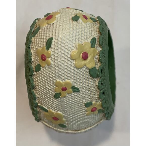 Decorative Easter Egg Hollow Dangling Chick Green Lace Ceramic Easter Figurine - Picture 5 of 7